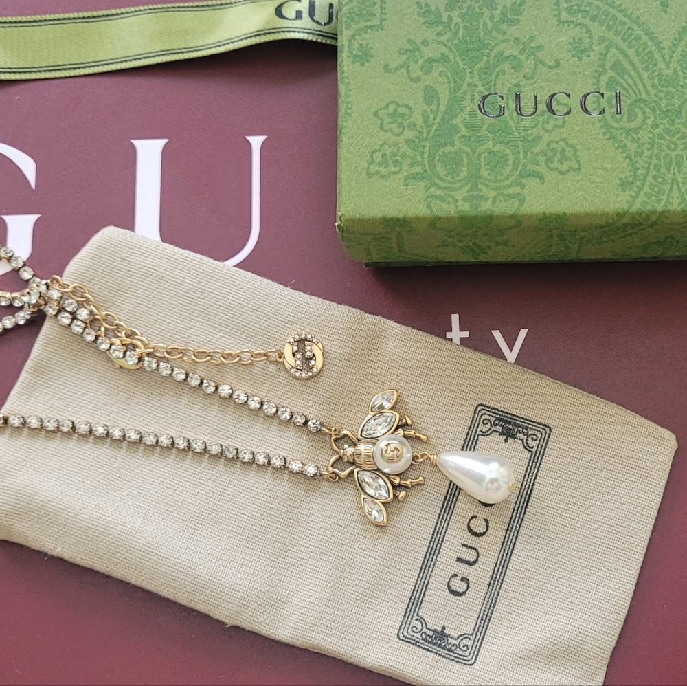Gucci Bee Necklace with Crystal Chain & Drop Pearl | Fashion - Picture 5 of 13